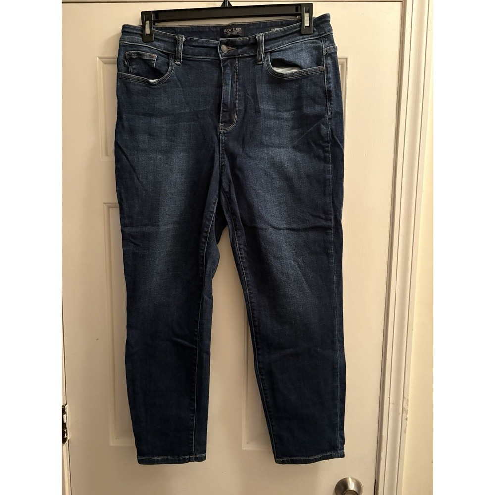 JUDY BLUE Jeans Women's Dark Wash Size 15/32 Cropped Slim Stretch Denim